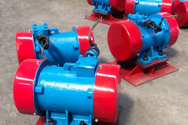 什么是倉壁振動(dòng)器，其振動(dòng)電機(jī)軸與軸承的保養(yǎng)要求